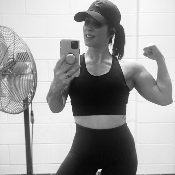 Meet your Posher, Kim - Picture 4 of 5